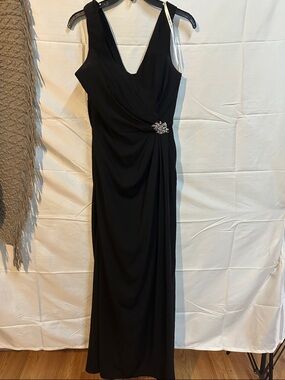 David’s Bridal Black Sleeveless V-Neck Gown with Decorative Brooch